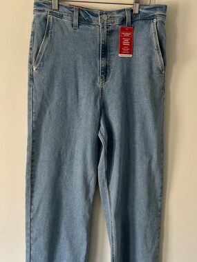 Levi's light blue relaxed straight jeans
